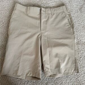 Perry Ellis Men's Beige Flat Front Shorts size 32